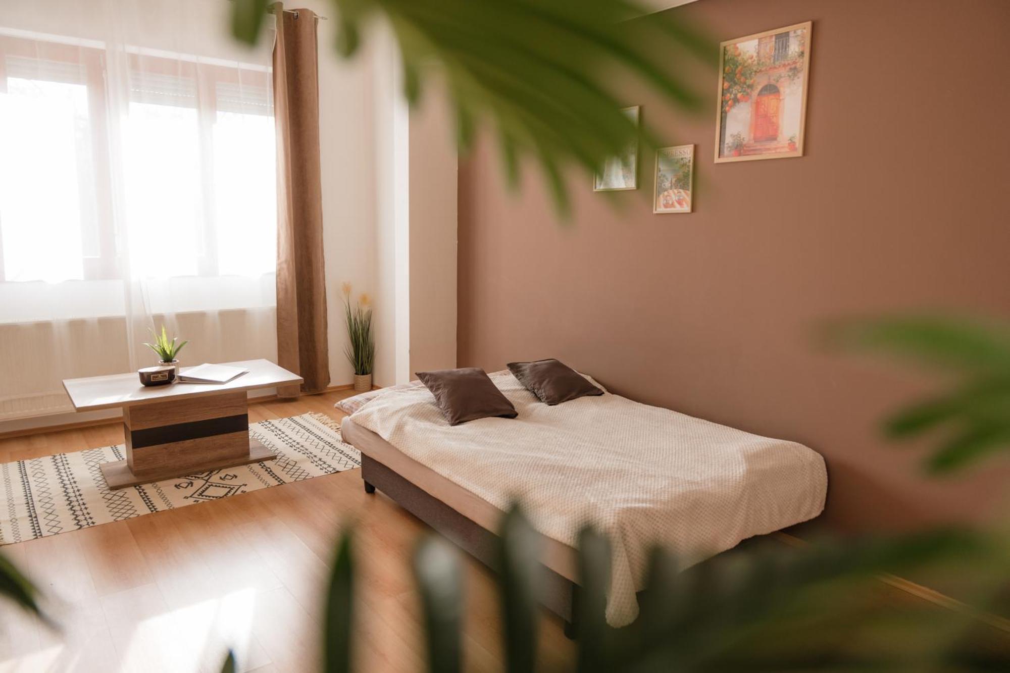 Panorama Apartment Gyor Exterior photo